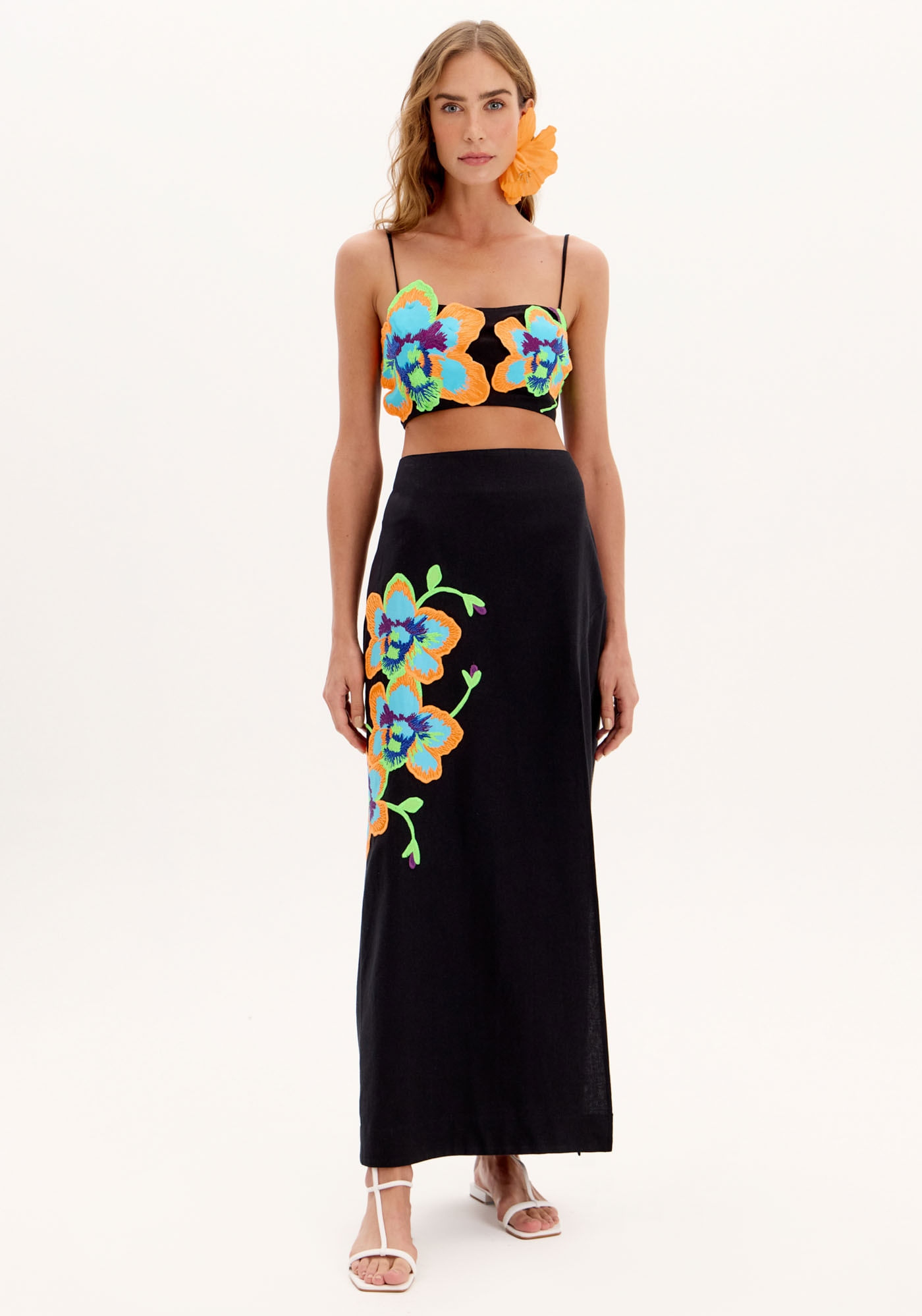 Saia Reta Super Midi Com Cintura Alta E Bordado Floral