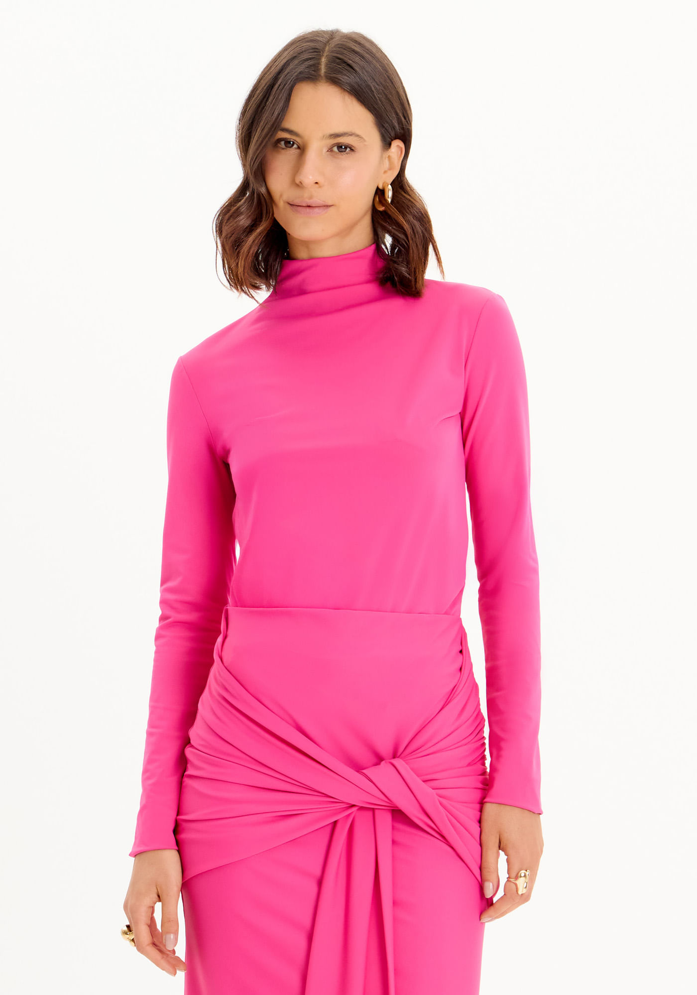 Blusa Básica Gola Alta Mangas Longas