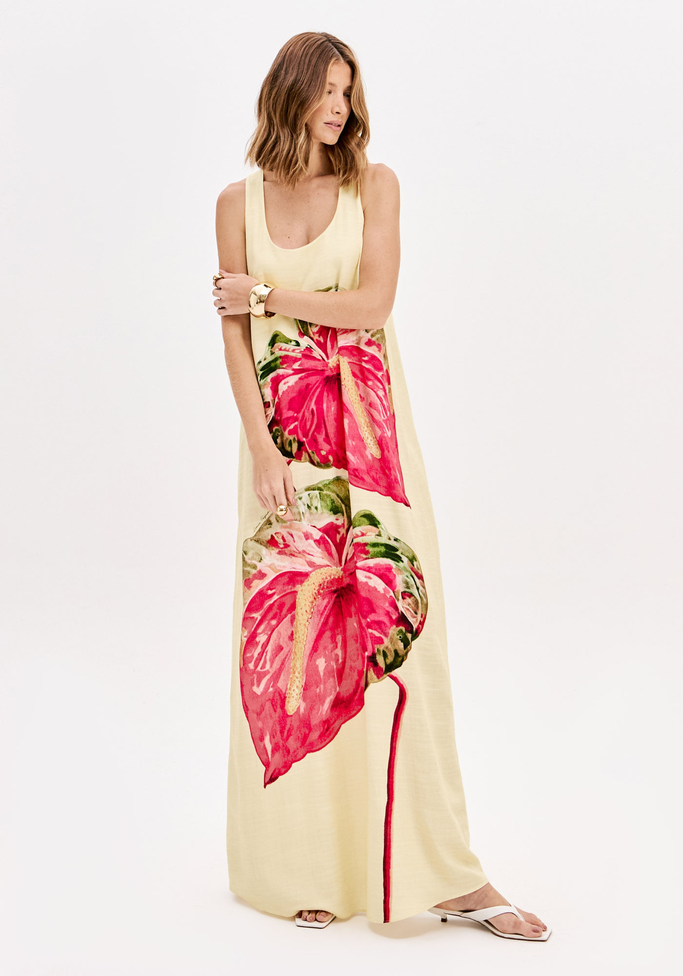 Vestido Longo Sem Mangas Com Cinto