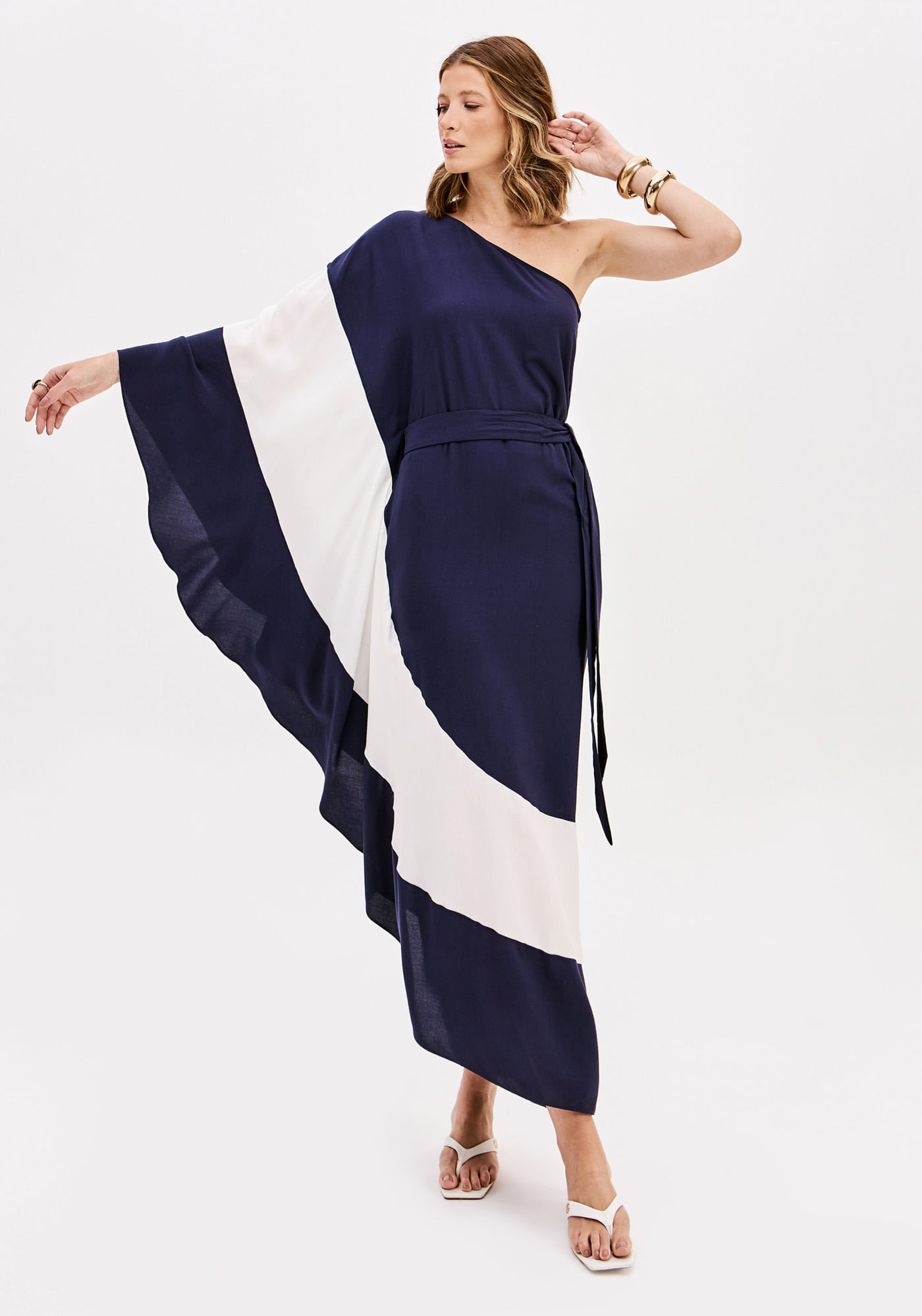 Vestido Ombro Único Assimétrico