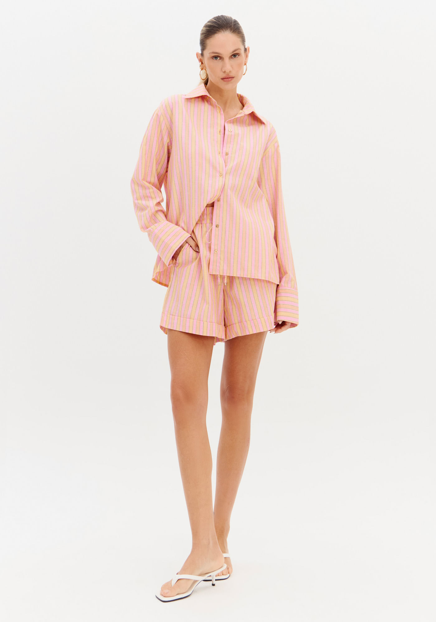 Short Descolado Com Bordado Easy