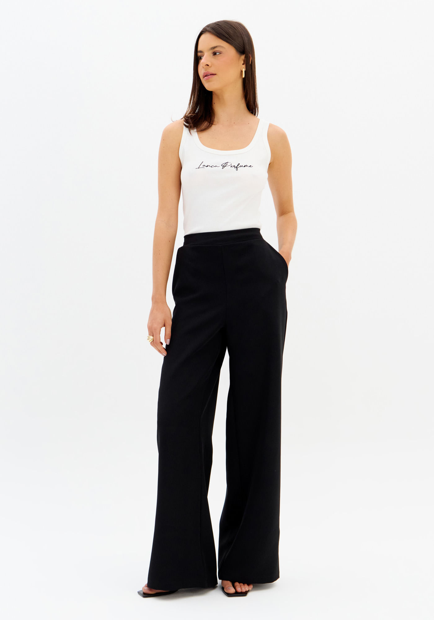 Calça Reta Com Cós Elástico E Bolsos