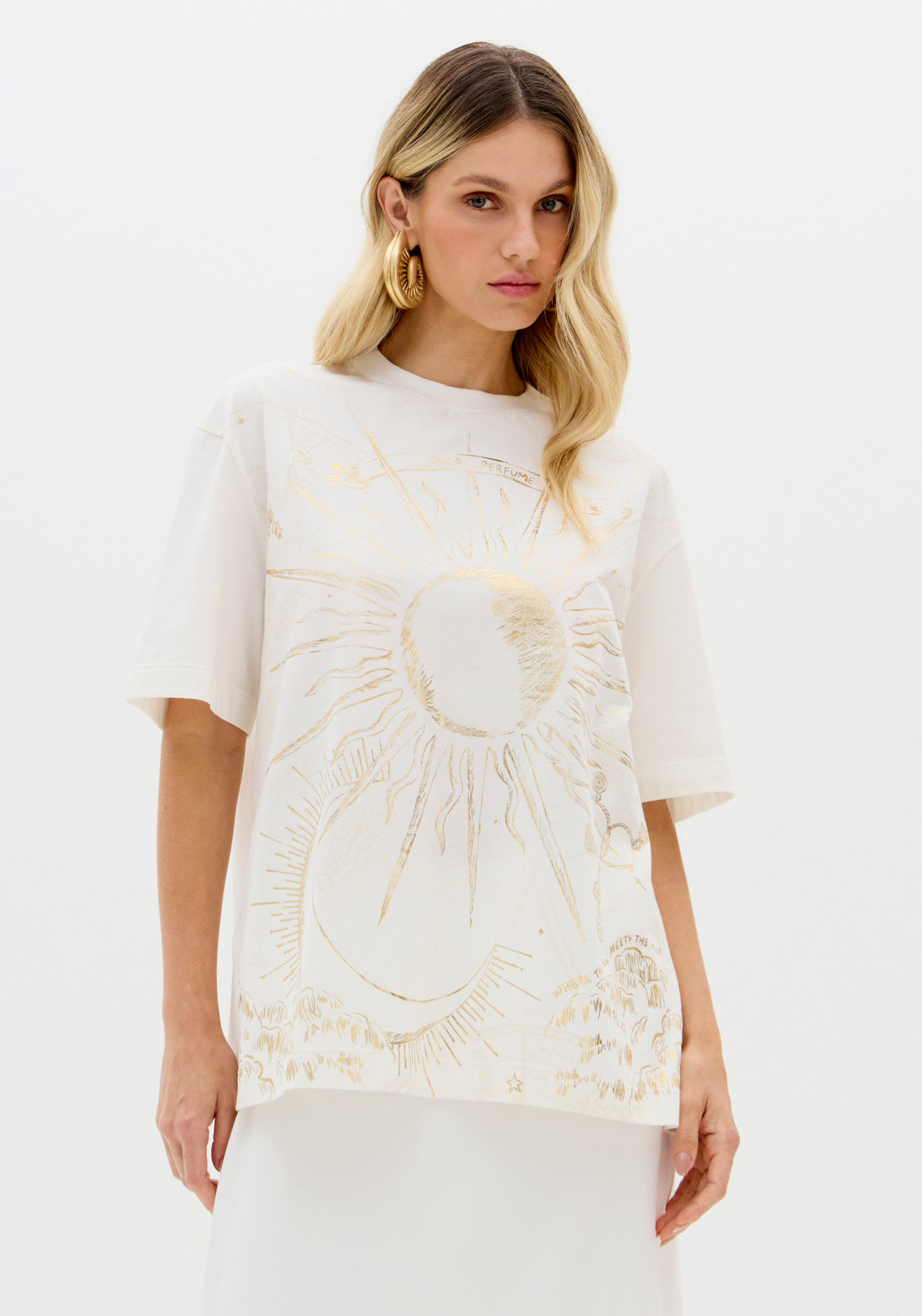 T-shirt Oversized Mangas Curtas