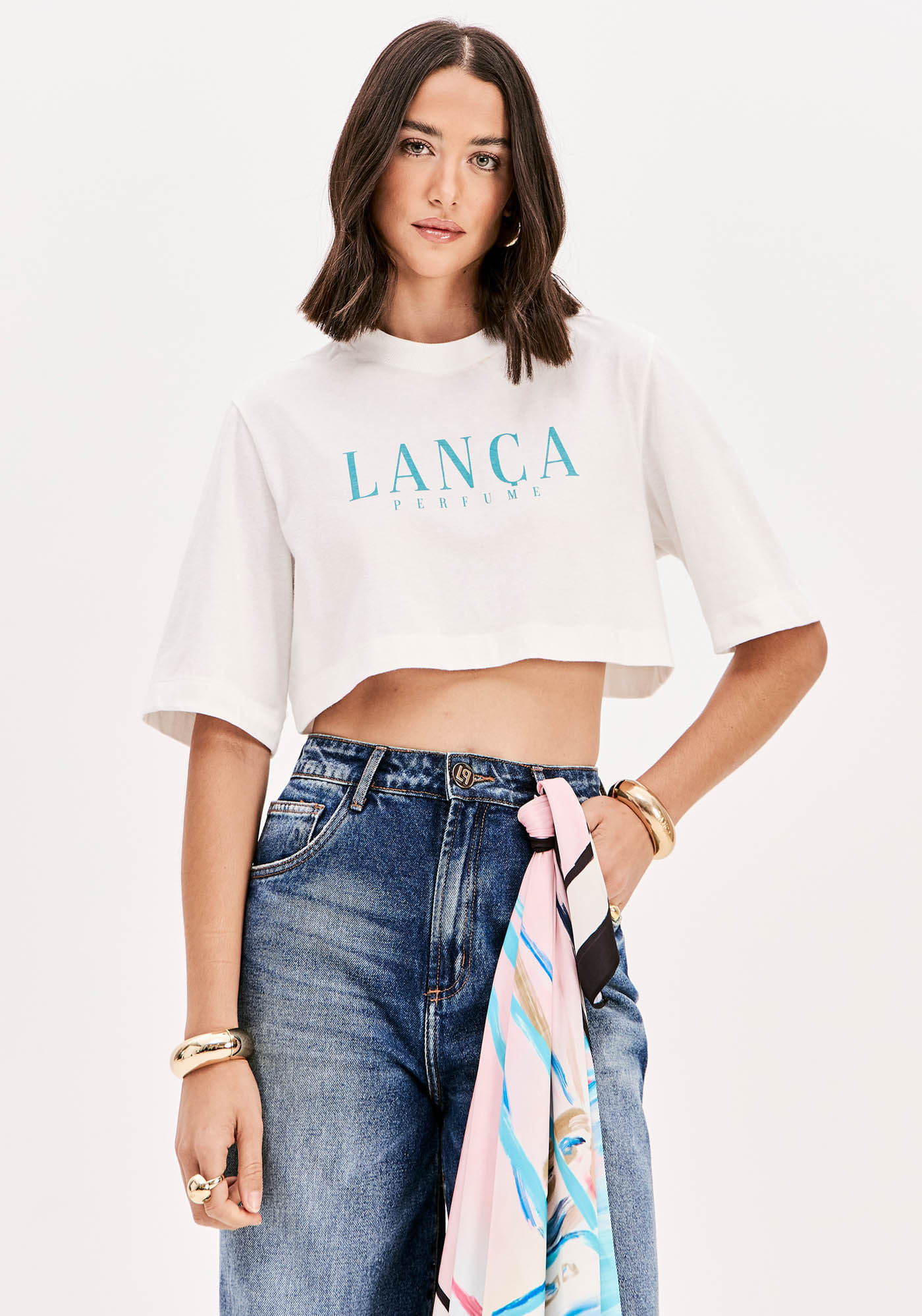 T-shirt Cropped Com Lenço