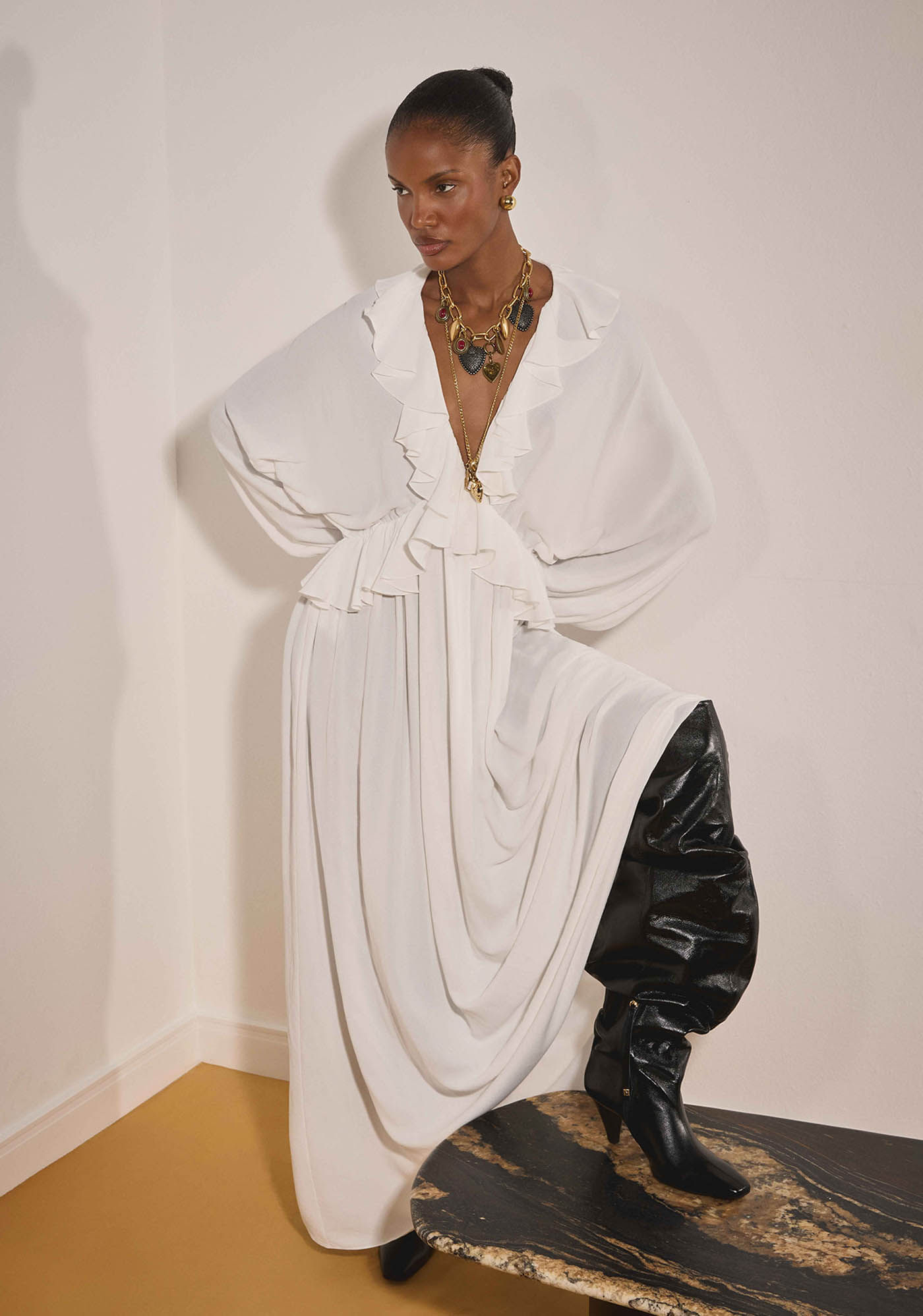 Vestido Super Midi Manga Longa Com Babados