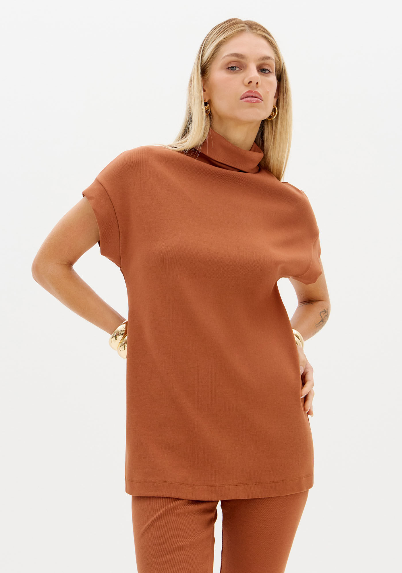 Blusa Alongada De Gola Alta