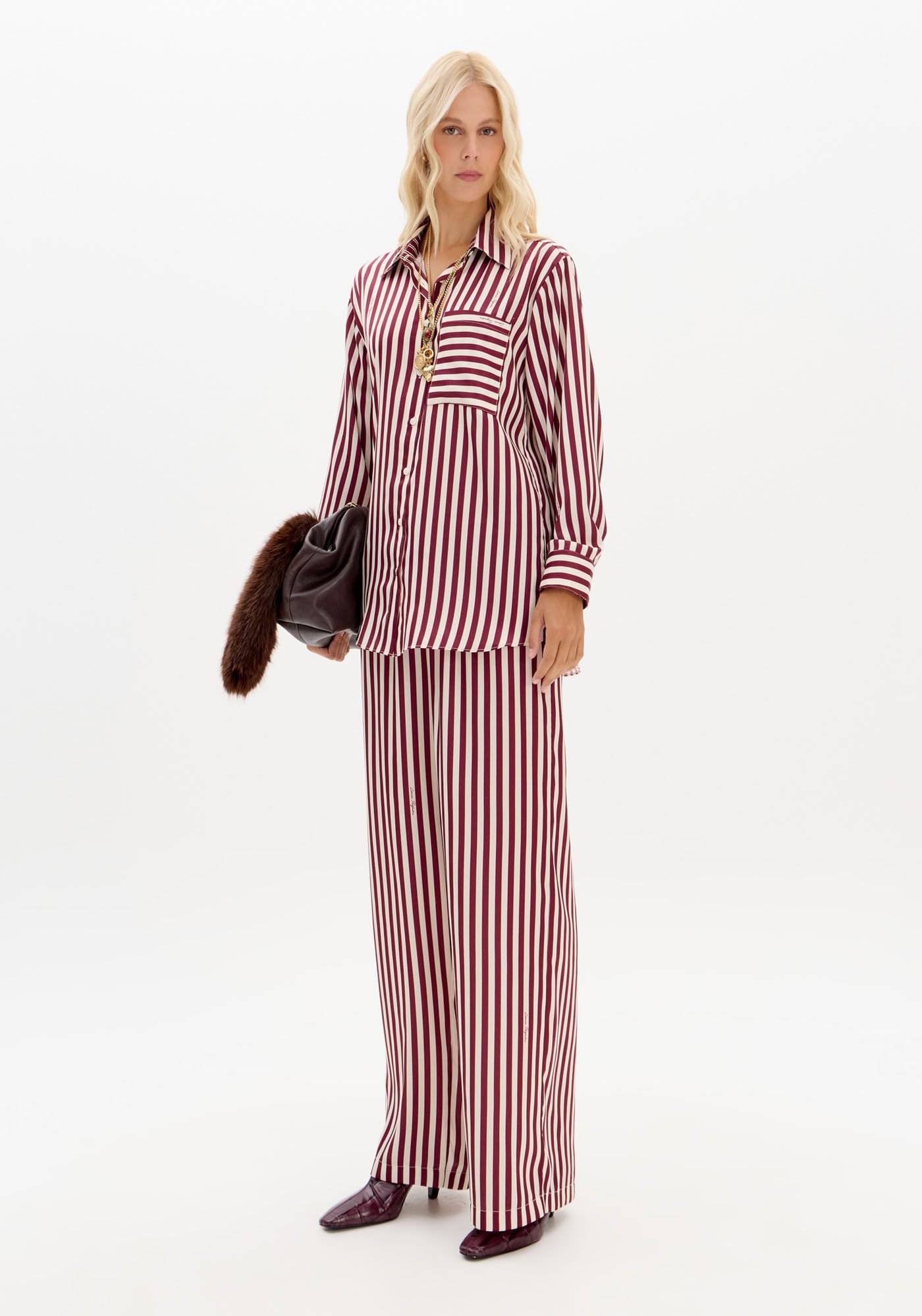 Calça Estampada Wide Leg Com Cintura Média