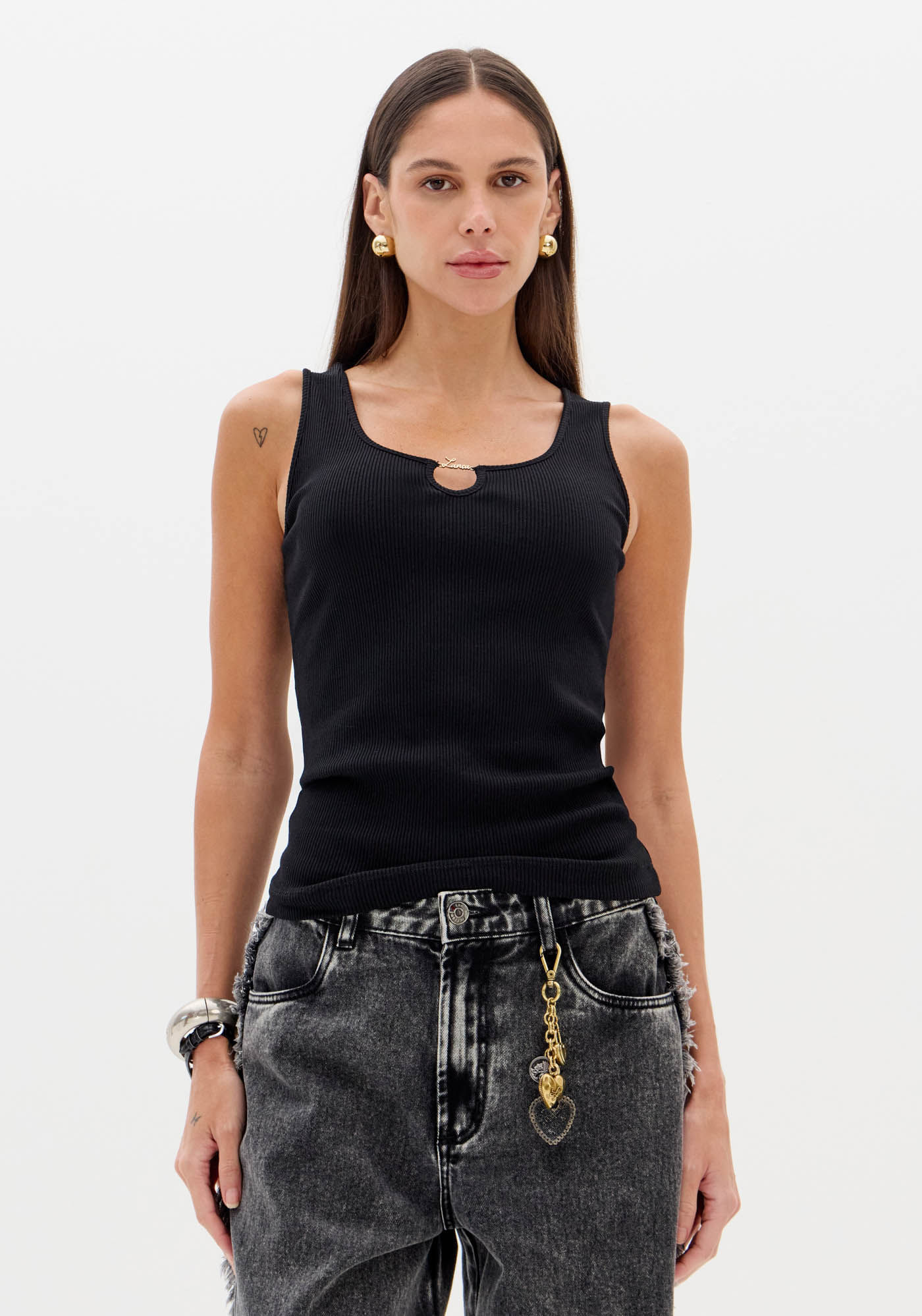 Blusa Regata Canelada Com Metal