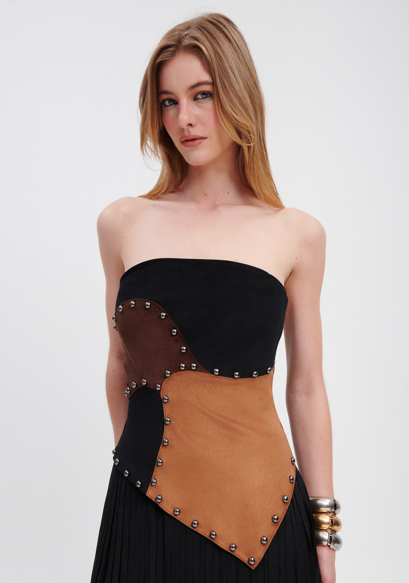 Blusa Assimétrica Sem Manga De Camurça