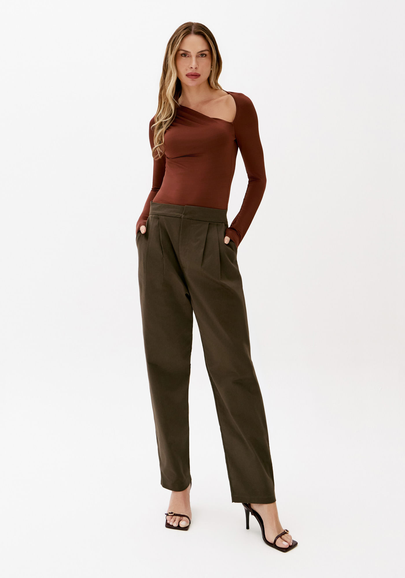 Calça Carrot De Sarja