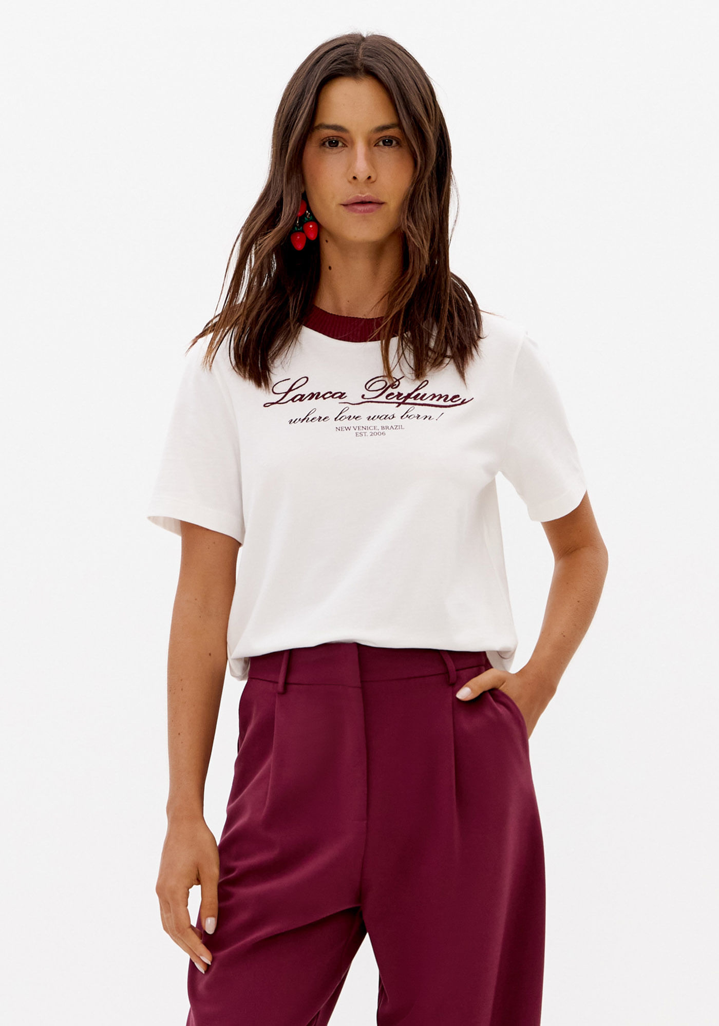 T-Shirt Regular Com Bordado