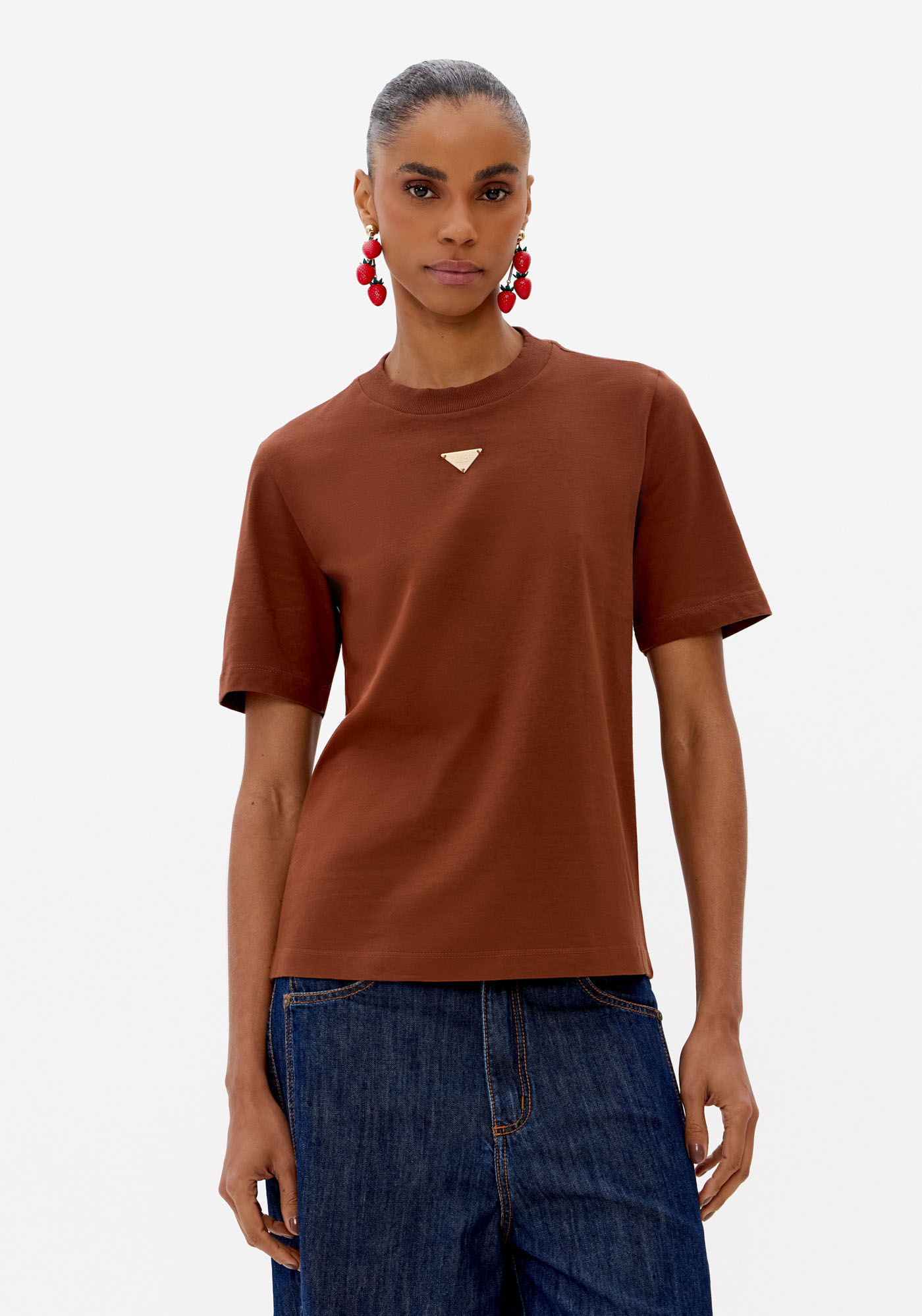 T-Shirt Manga Curta Com Placa